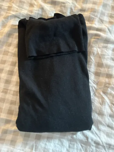 Uniqlo Uniqlo T-Shirts - Size M thumbnail 2