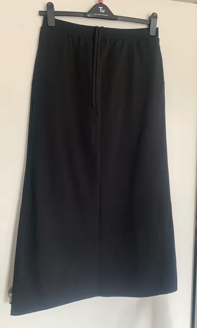Uniqlo Uniqlo Skirts - Size L thumbnail 1