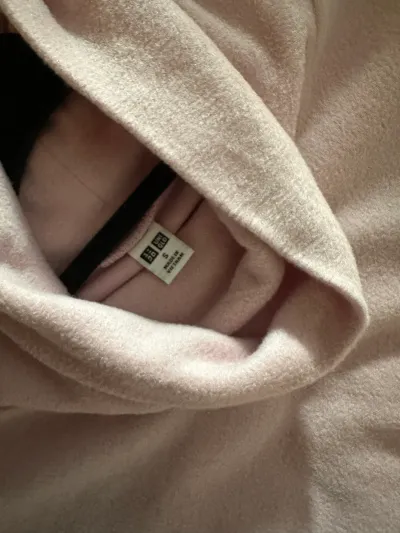 Uniqlo Uniqlo Tops - Size S thumbnail 3